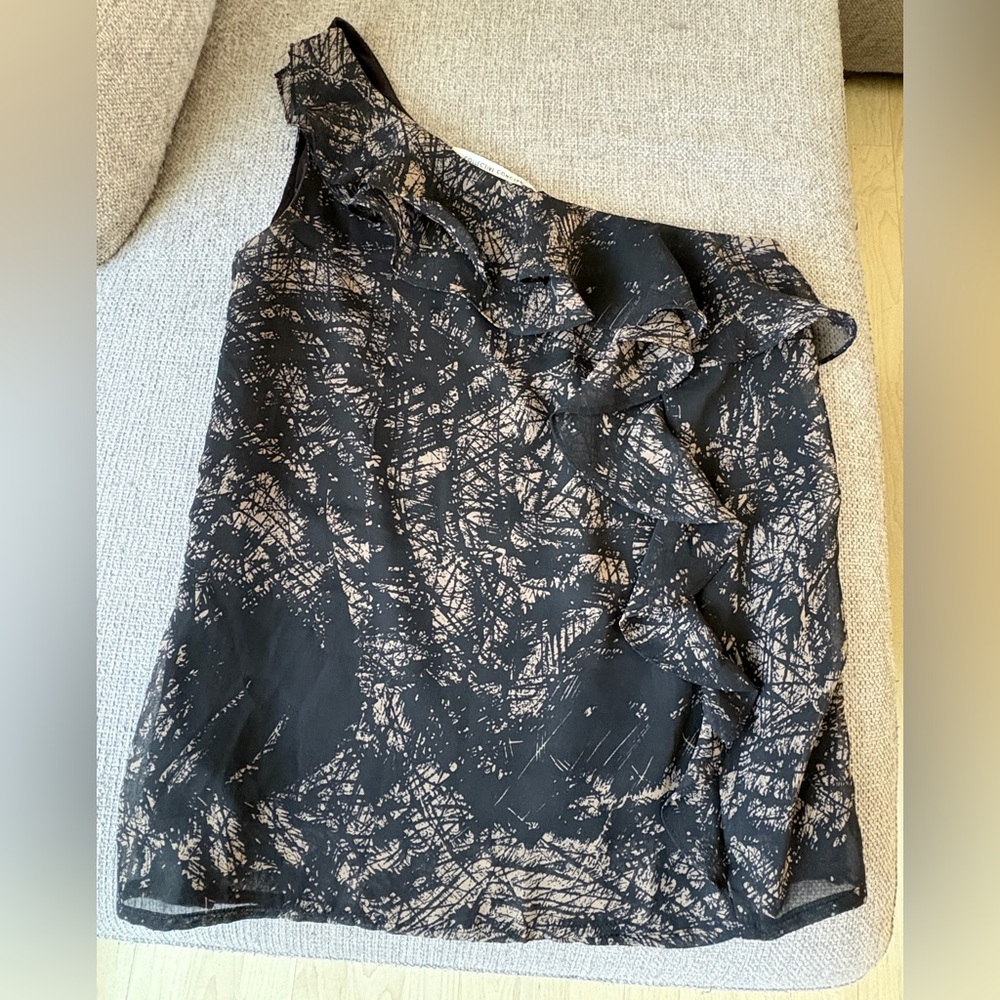 Collective Concepts Off the Shoulder Top Sz M